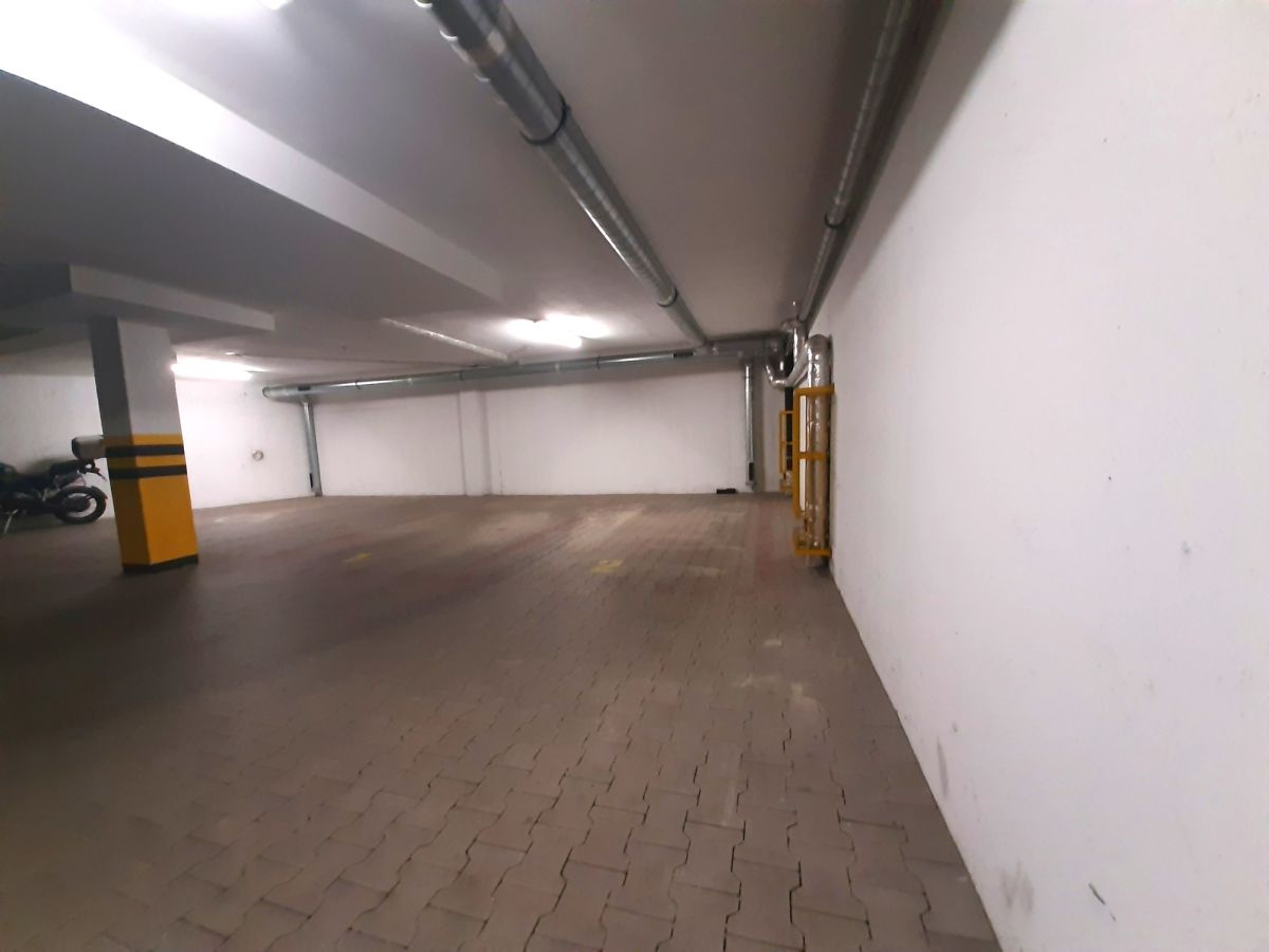 Miejsce postojowe ul. Relaksowa 25 Sławin Botanik