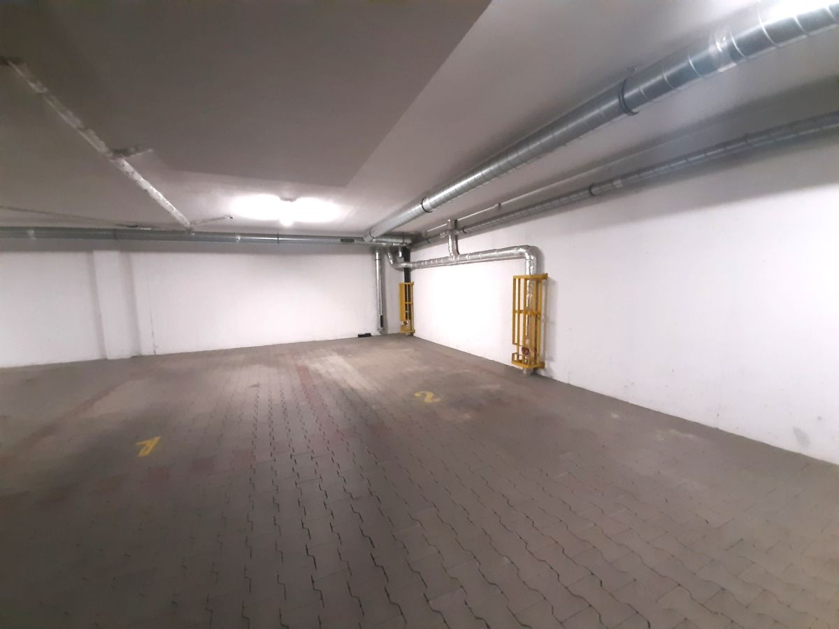 Miejsce postojowe ul. Relaksowa 25 Sławin Botanik
