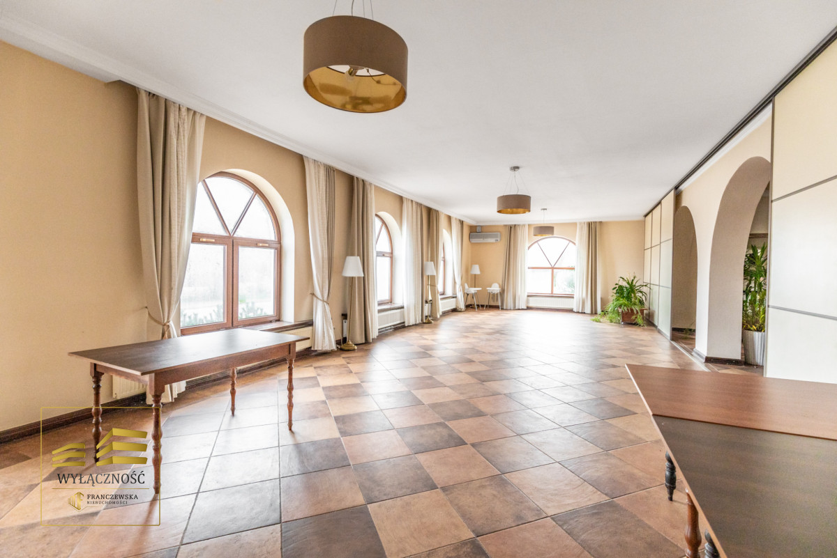 Budynek 795m2 przy S19 na działce 54ha - Kraśnik