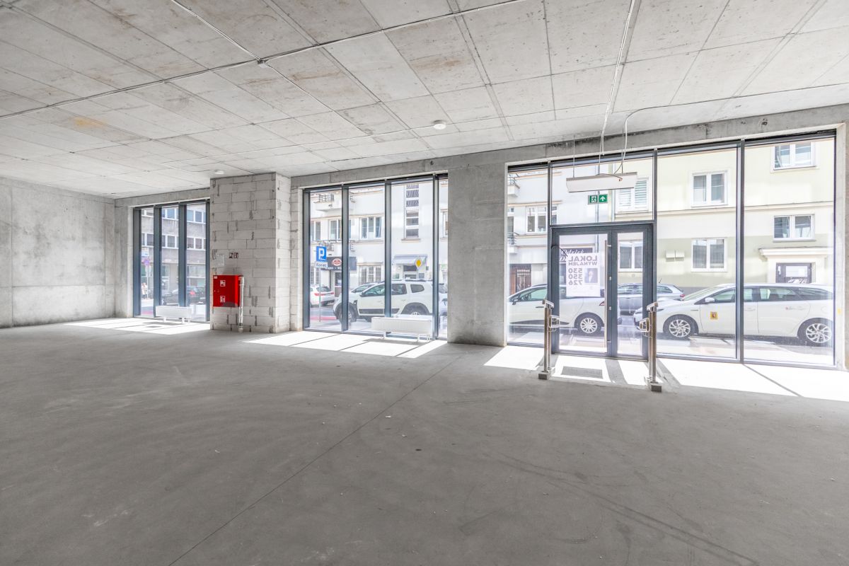 Lokal o pow. 490,56 m2 z witrynami ul. Jasna