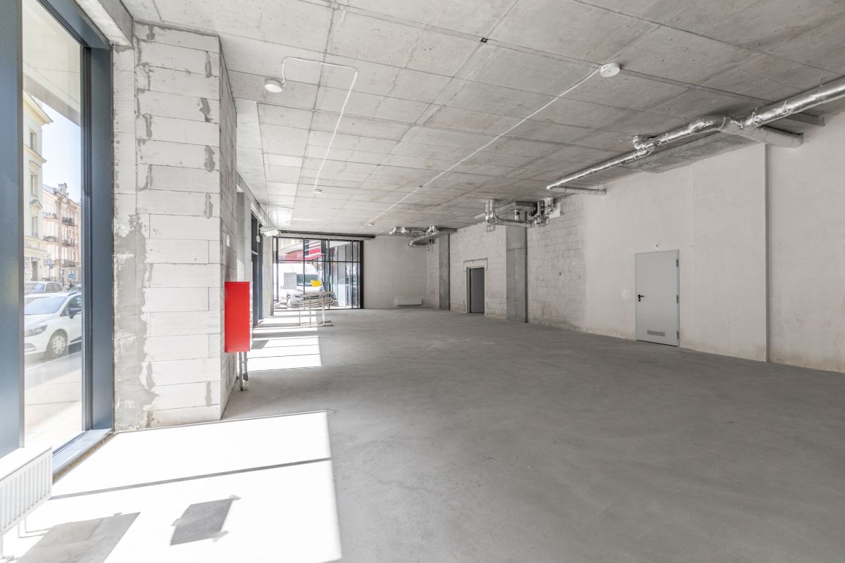 Lokal o pow. 490,56 m2 z witrynami ul. Jasna