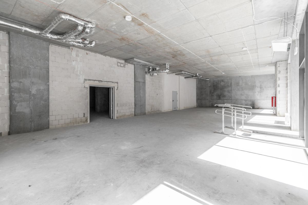 Lokal o pow. 490,56 m2 z witrynami ul. Jasna