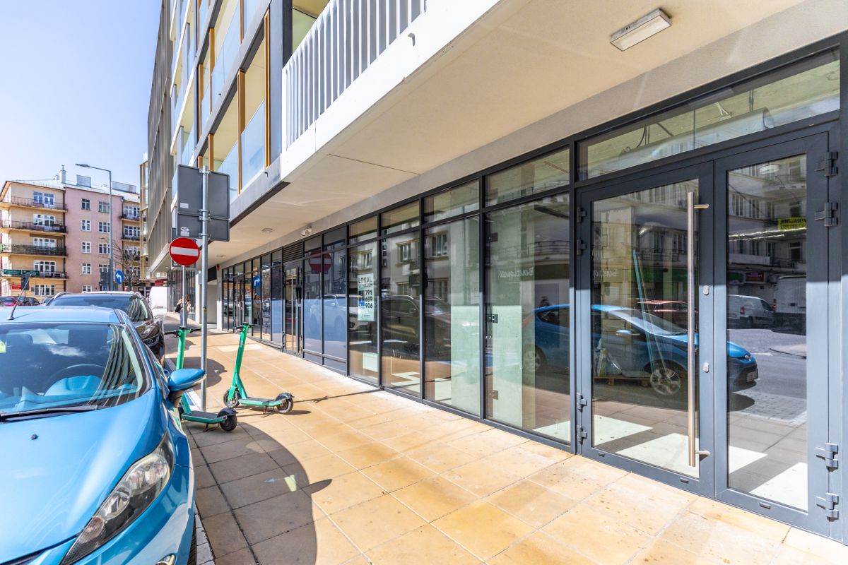 Lokal o pow. 490,56 m2 z witrynami ul. Jasna