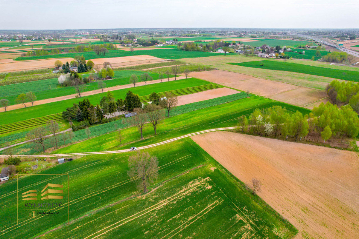 Działka rolna o pow. 3900m2 w Płouszowicach
