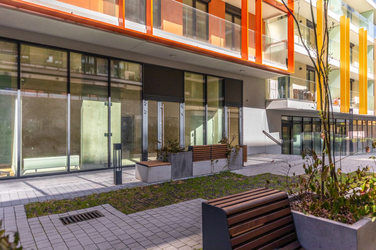 Lokal o pow. 180 m2 z witrynami Wieniawska Jasna