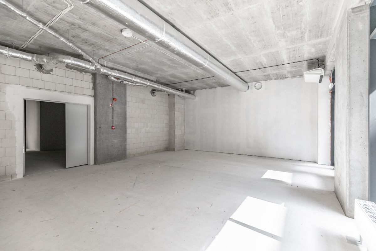 Lokal o pow. 145 m2 z witrynami Centrum