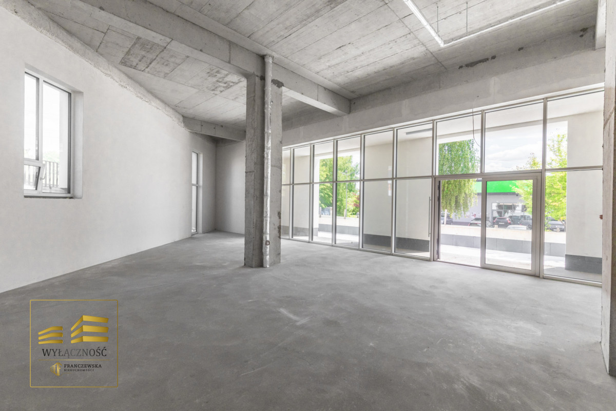 Lokal z witrynami, narożny 105m - Lublin, Węglinek