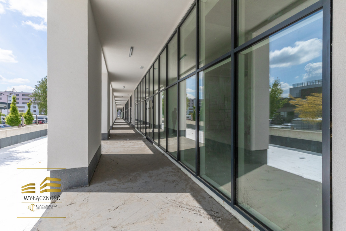 Lokal z witrynami, narożny 105m - Lublin, Węglinek