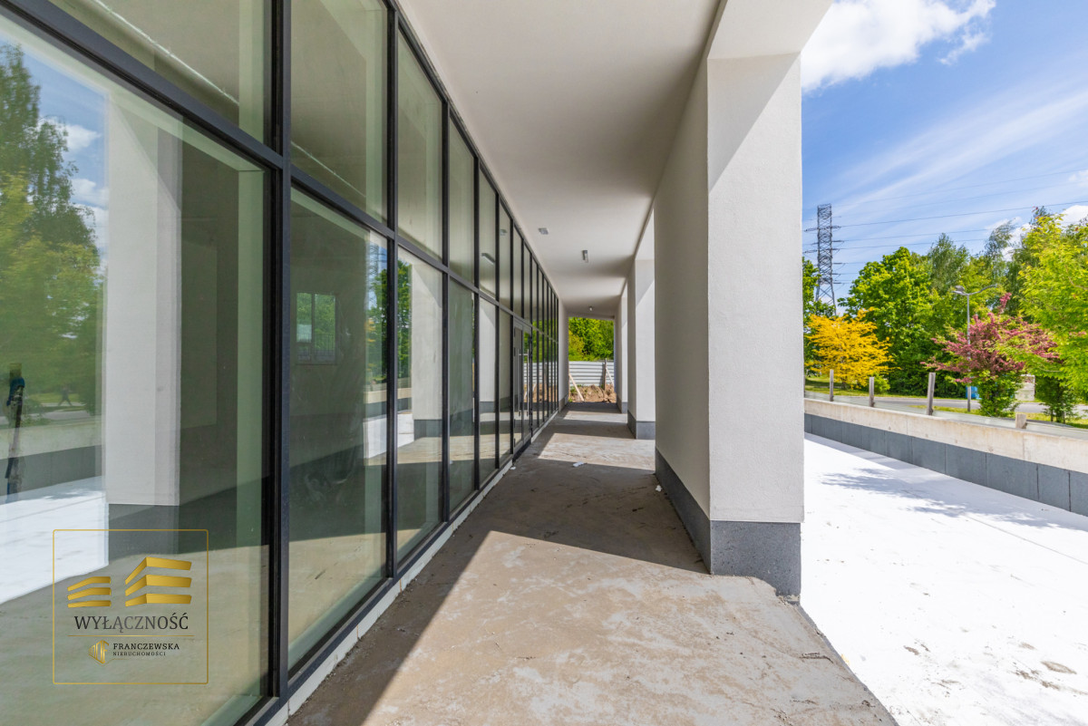 Lokal z witrynami, narożny 105m - Lublin, Węglinek
