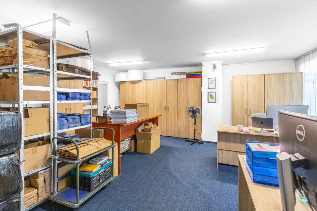 Lokal parter z witrynami 53m2 - Lublin, Bronowice