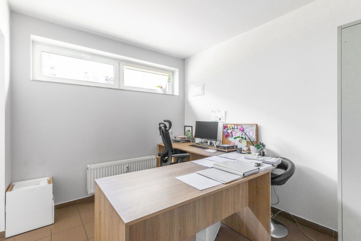 Lokal parter z witrynami 53m2 - Lublin, Bronowice