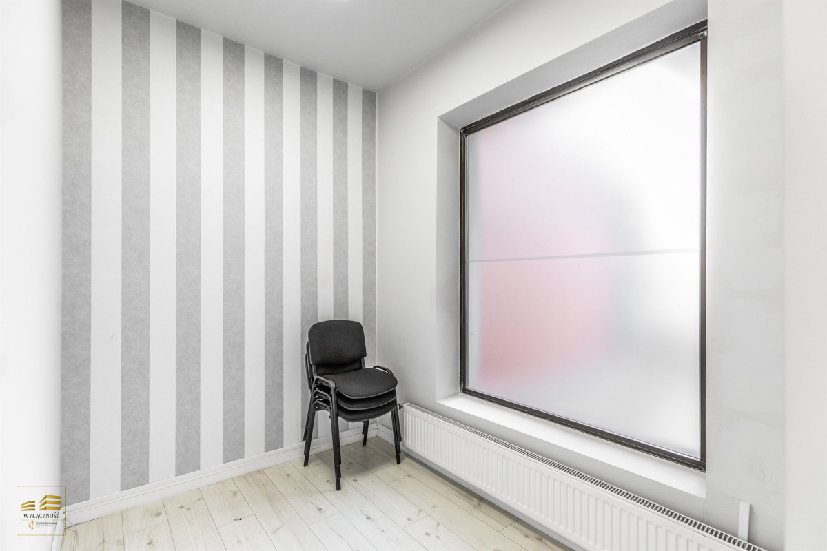Lokal na parterze z witryną 210m2 - Lublin, Węglin