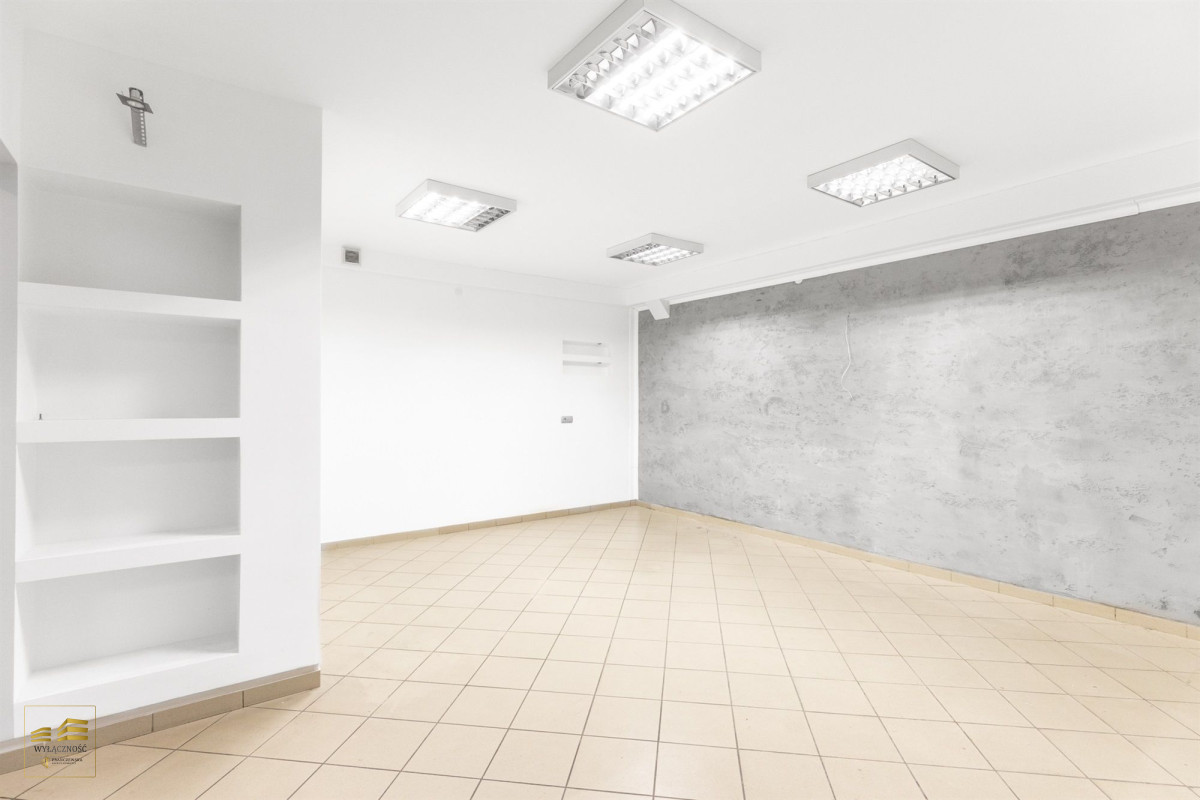 Lokal na parterze z witryną 210m2 - Lublin, Węglin