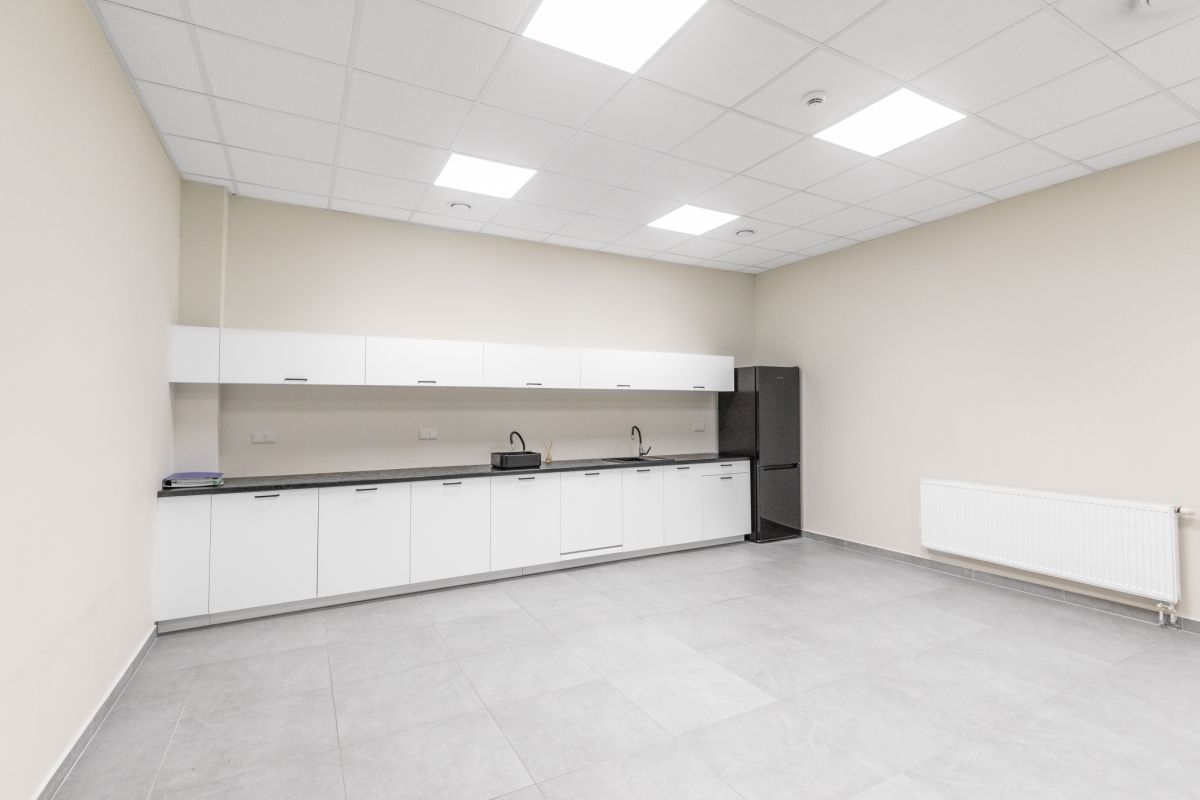 Obiekt produkcyjno-magazynowy 8845m2 - Lublin