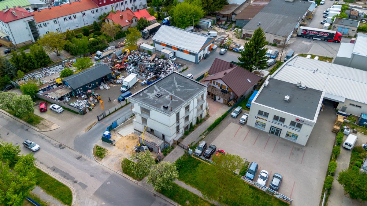 Budynek biurowo-usługowy z halą garażową - Lublin