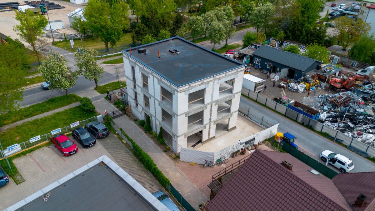 Budynek biurowo-usługowy z halą garażową - Lublin