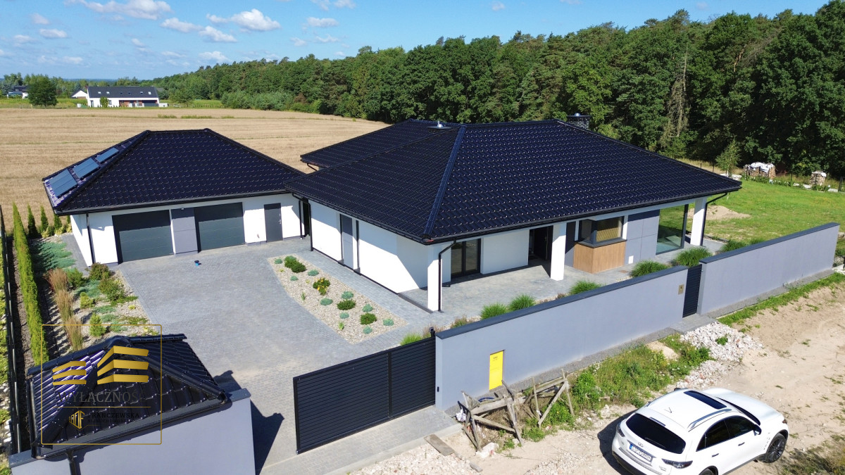 Nowy, parterowy dom przy lesie | 5 pokoi | 181 m2