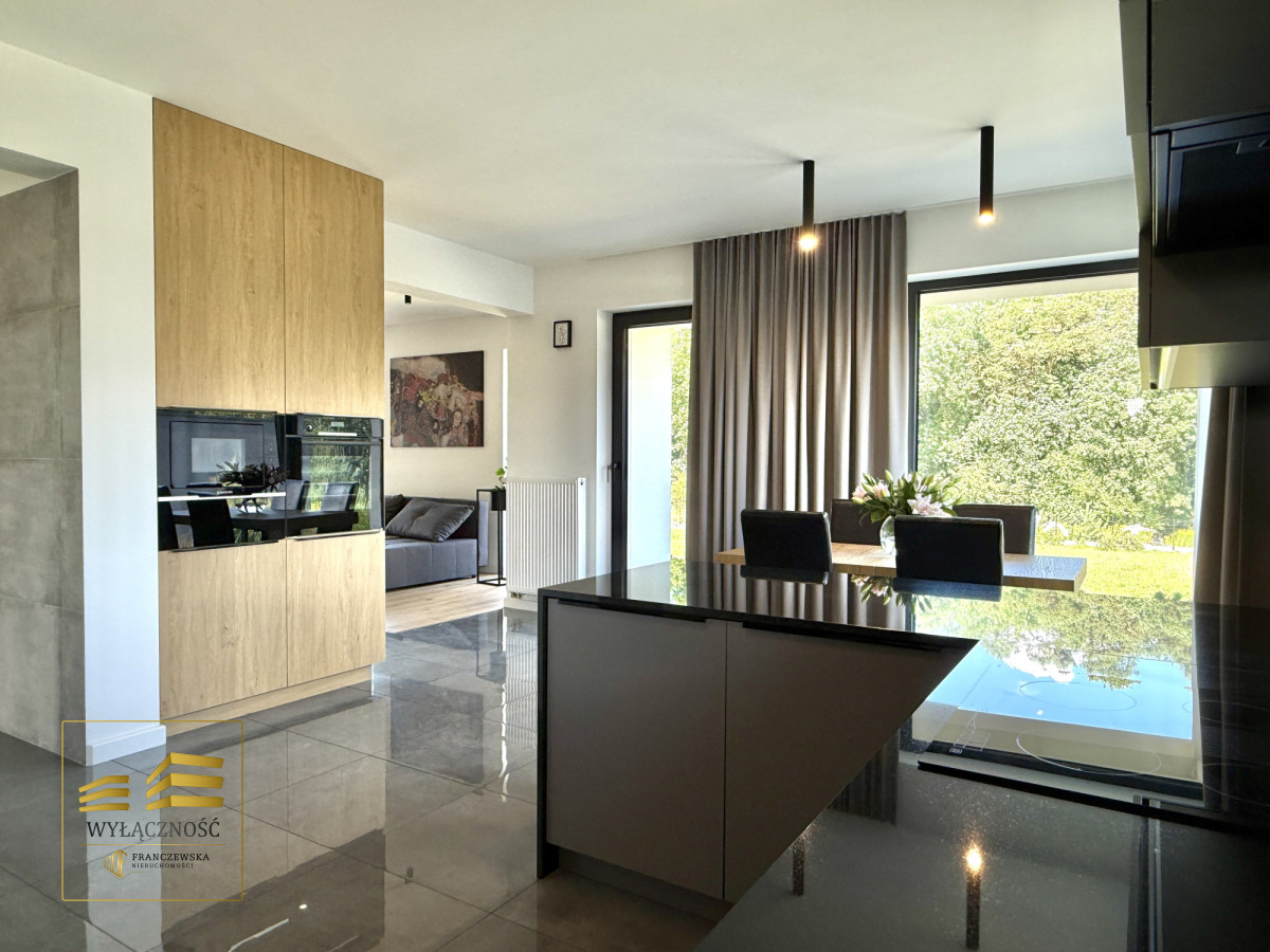 Nowy, parterowy dom przy lesie | 5 pokoi | 181 m2
