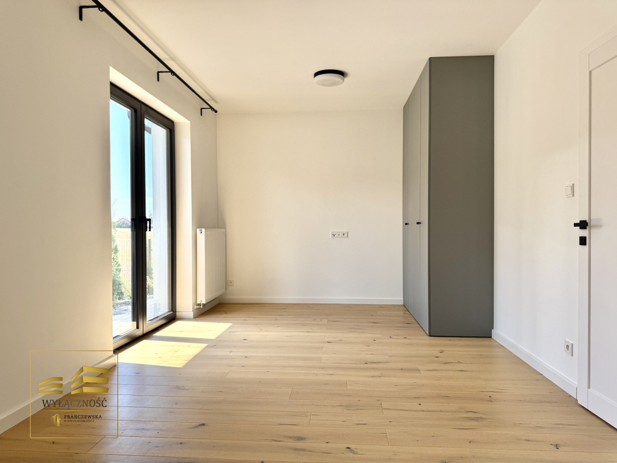 Nowy, parterowy dom przy lesie | 5 pokoi | 181 m2