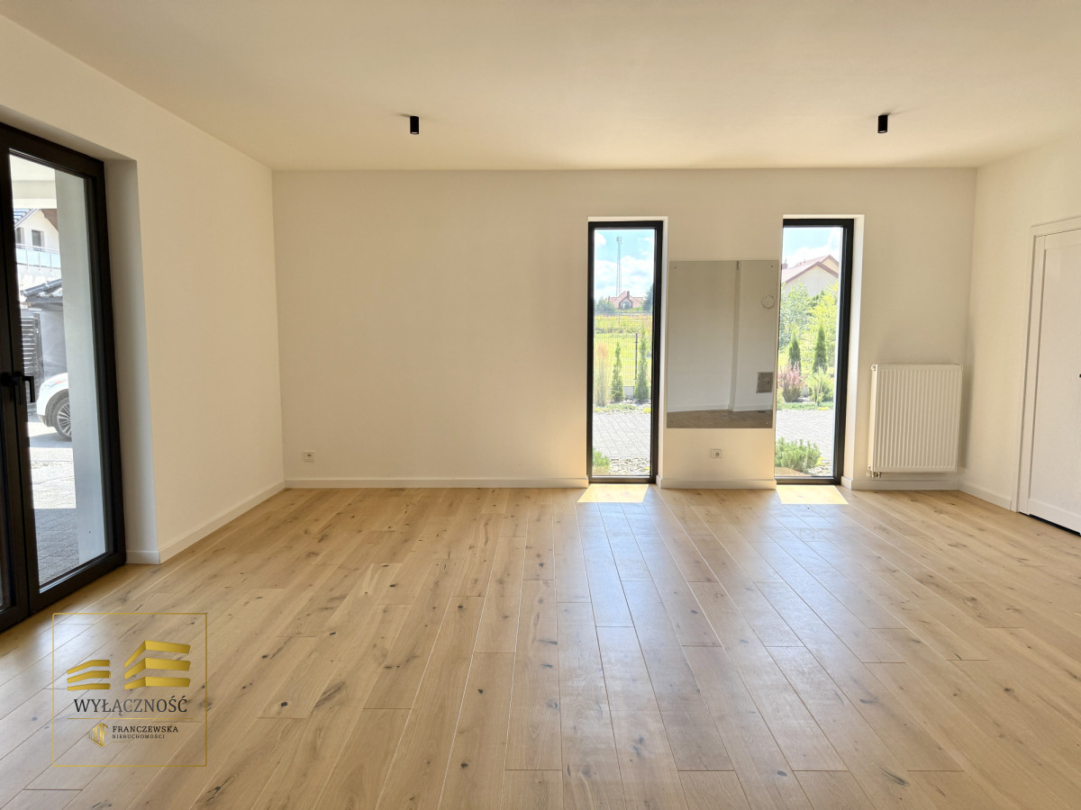 Nowy, parterowy dom przy lesie | 5 pokoi | 181 m2