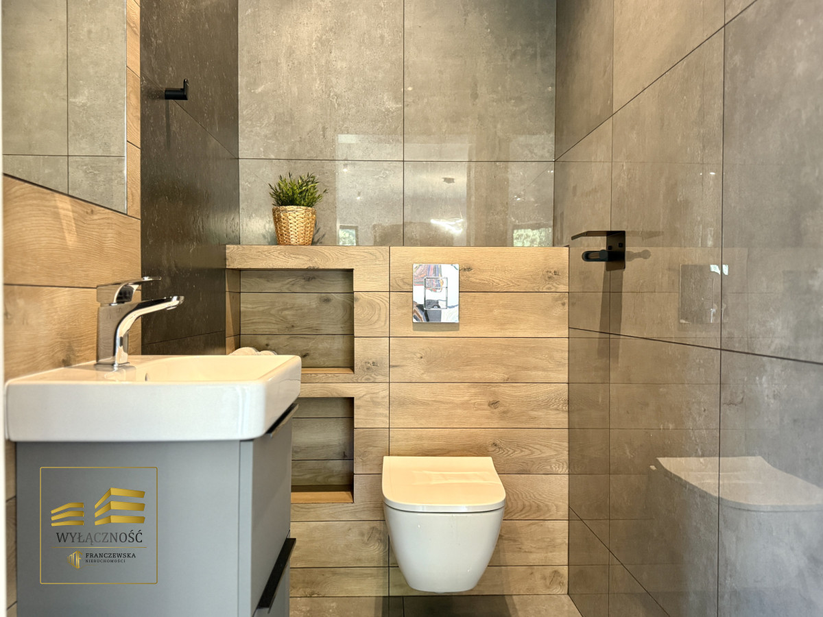 Nowy, parterowy dom przy lesie | 5 pokoi | 181 m2