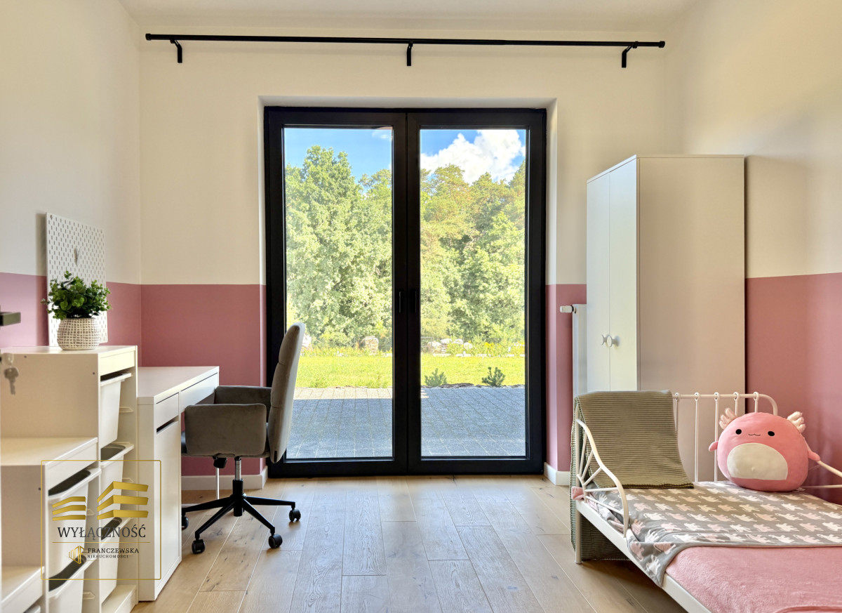 Nowy, parterowy dom przy lesie | 5 pokoi | 181 m2