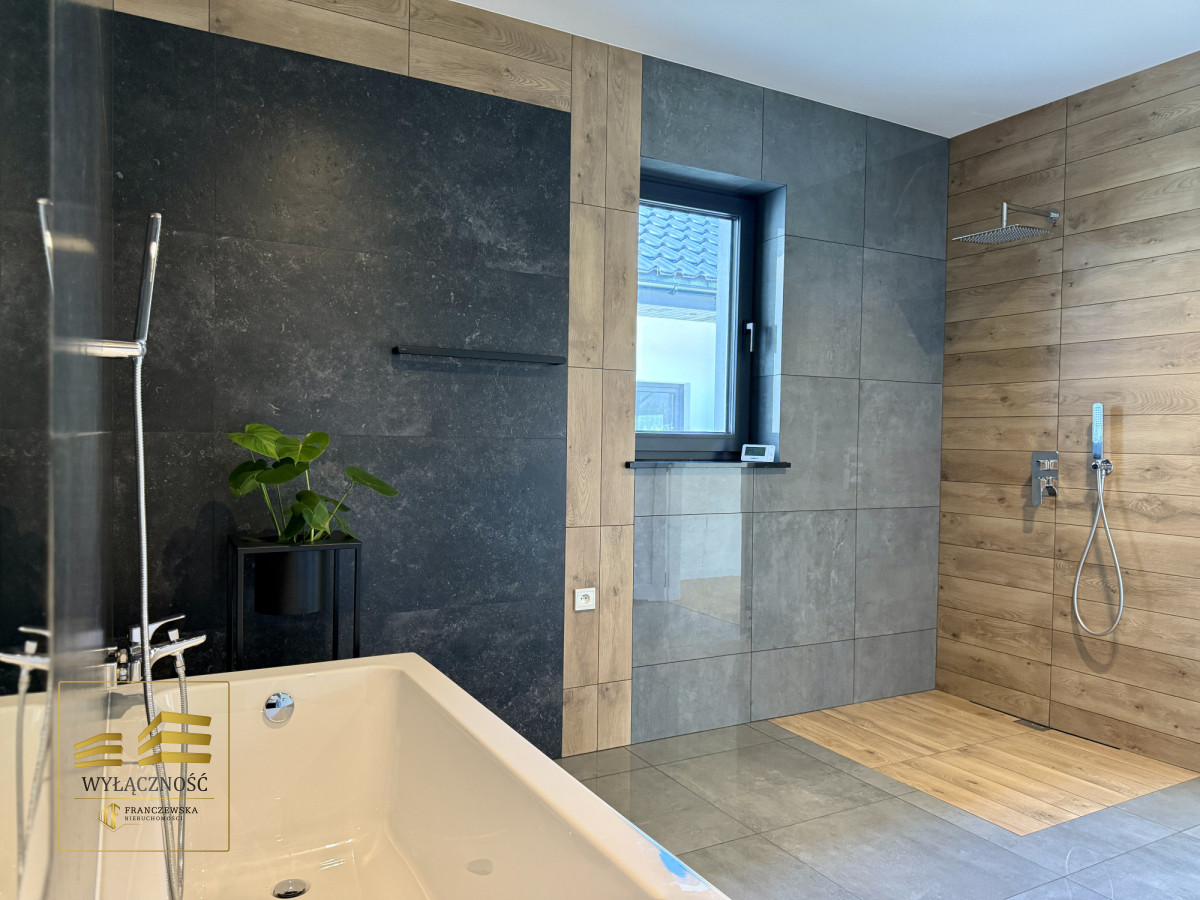Nowy, parterowy dom przy lesie | 5 pokoi | 181 m2