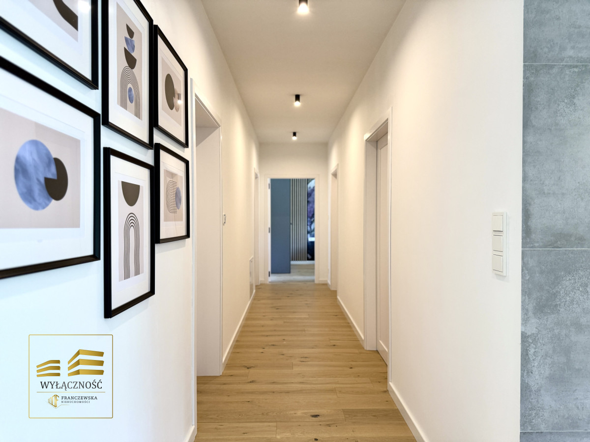 Nowy, parterowy dom przy lesie | 5 pokoi | 181 m2