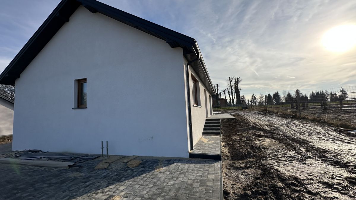 Wolnostąjcy, parterowy dom w Mariance k Niedrzwicy