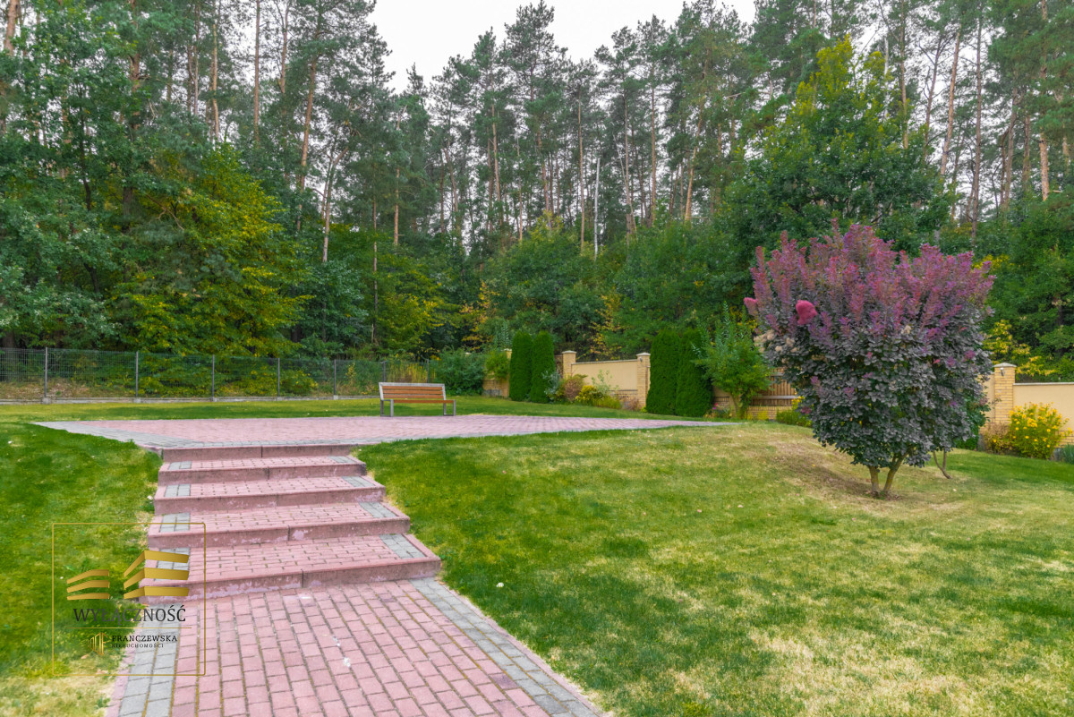 Hotel z restauracją 1500 m² - duża działka 4400 m²