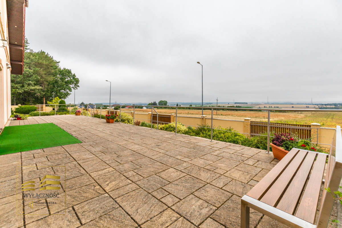 Hotel z restauracją 1500 m² - duża działka 4400 m²