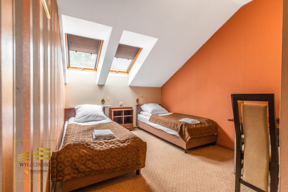 Hotel z restauracją 1500 m² - duża działka 4400 m²