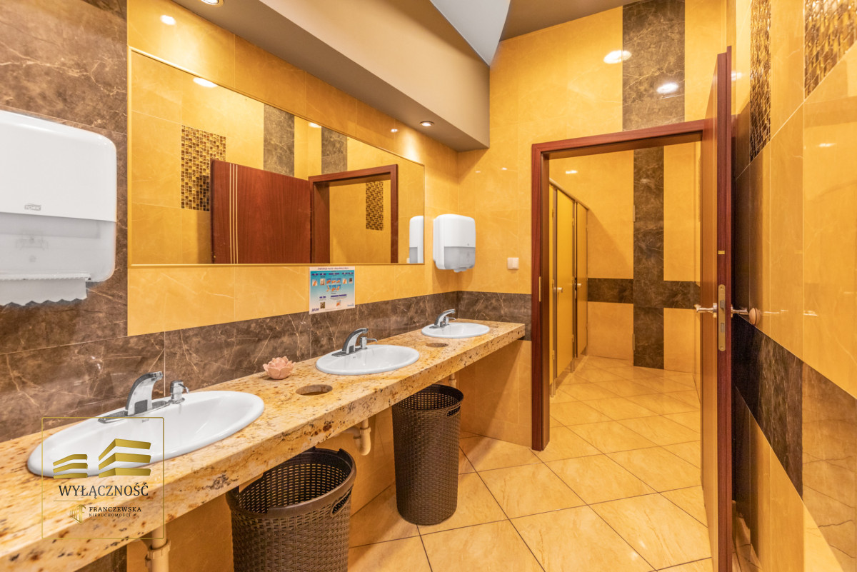 Hotel z restauracją 1500 m² - duża działka 4400 m²