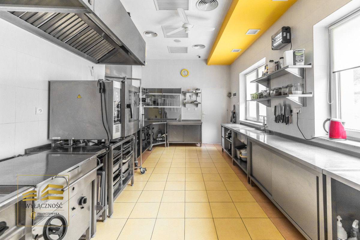 Hotel z restauracją 1500 m² - duża działka 4400 m²