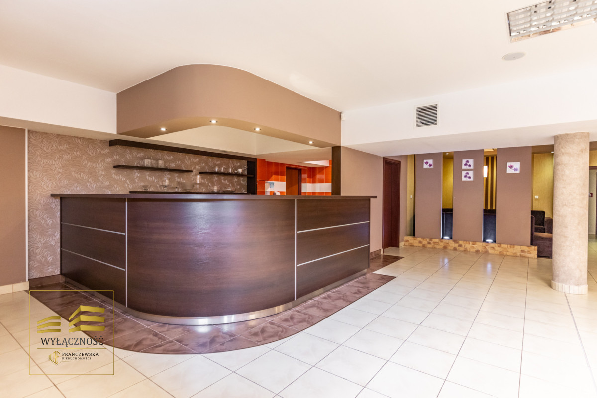 Hotel z restauracją 1500 m² - duża działka 4400 m²