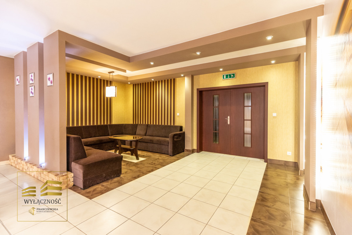 Hotel z restauracją 1500 m² - duża działka 4400 m²