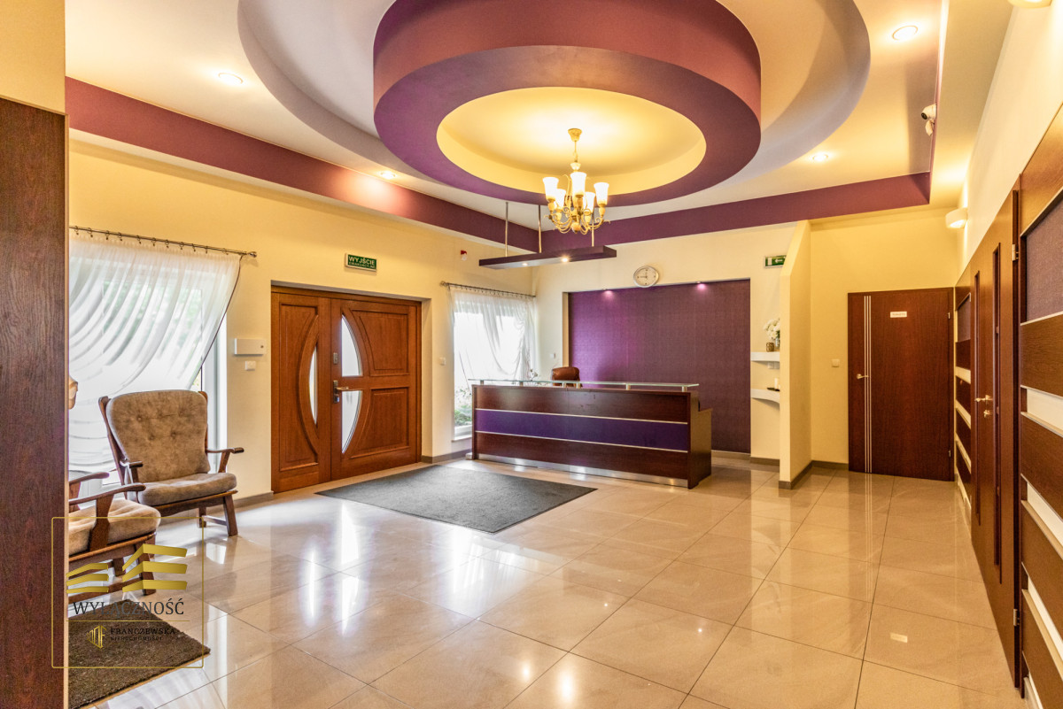 Hotel z restauracją 1500 m² - duża działka 4400 m²