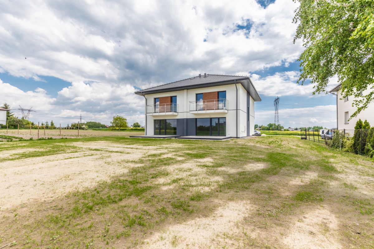 Połówka bliźniaka z działką 1500m2