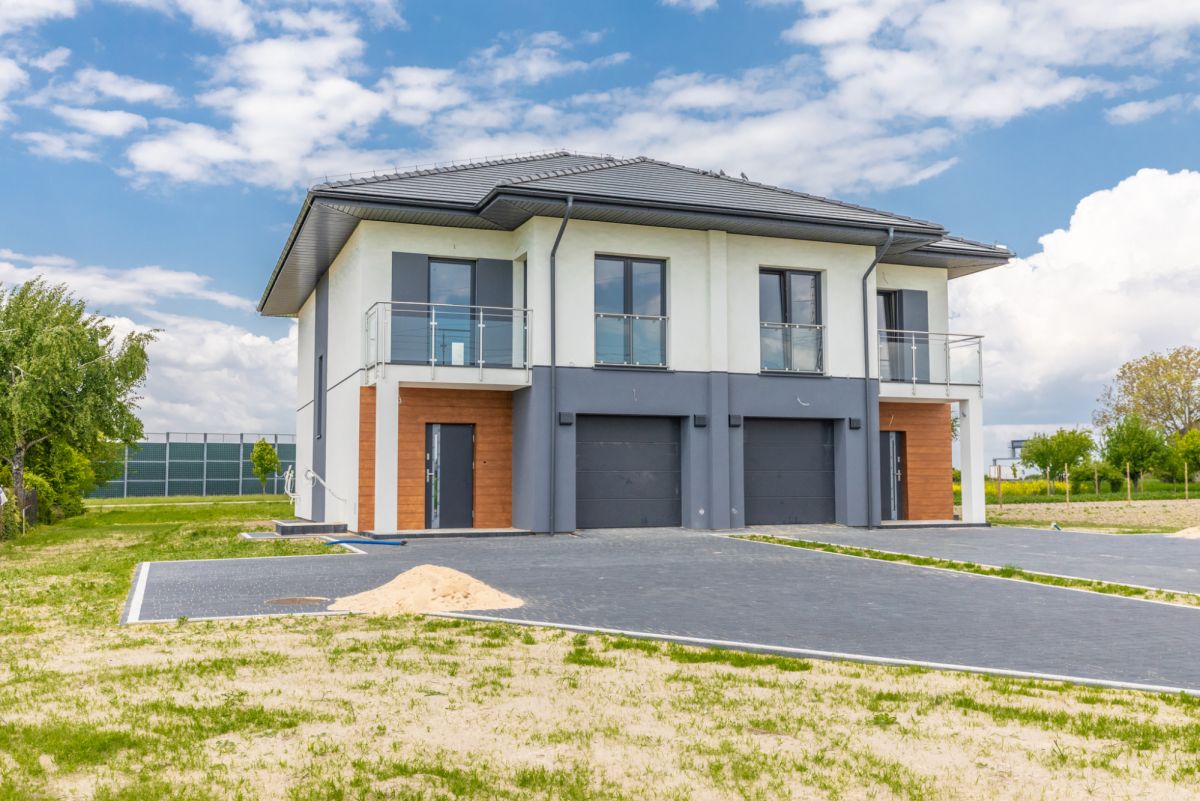 Połówka bliźniaka z działką 1500m2