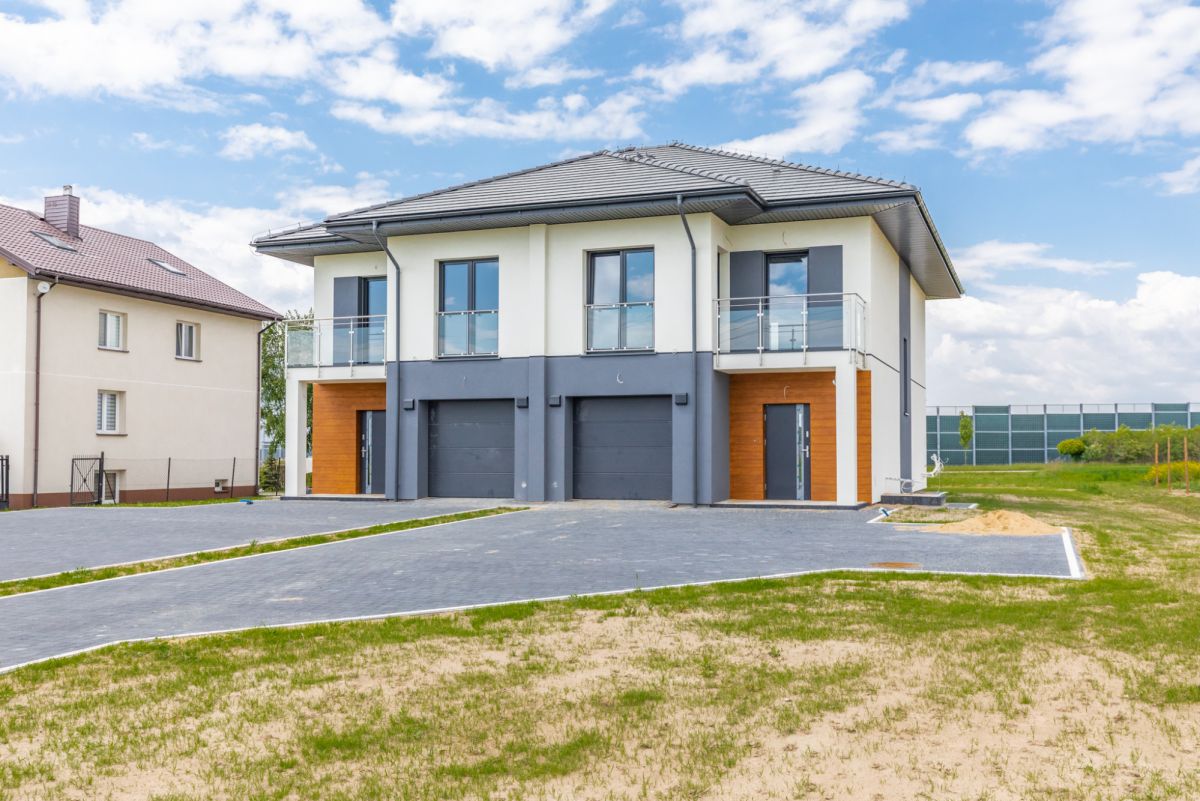 Połówka bliźniaka z działką 1500m2