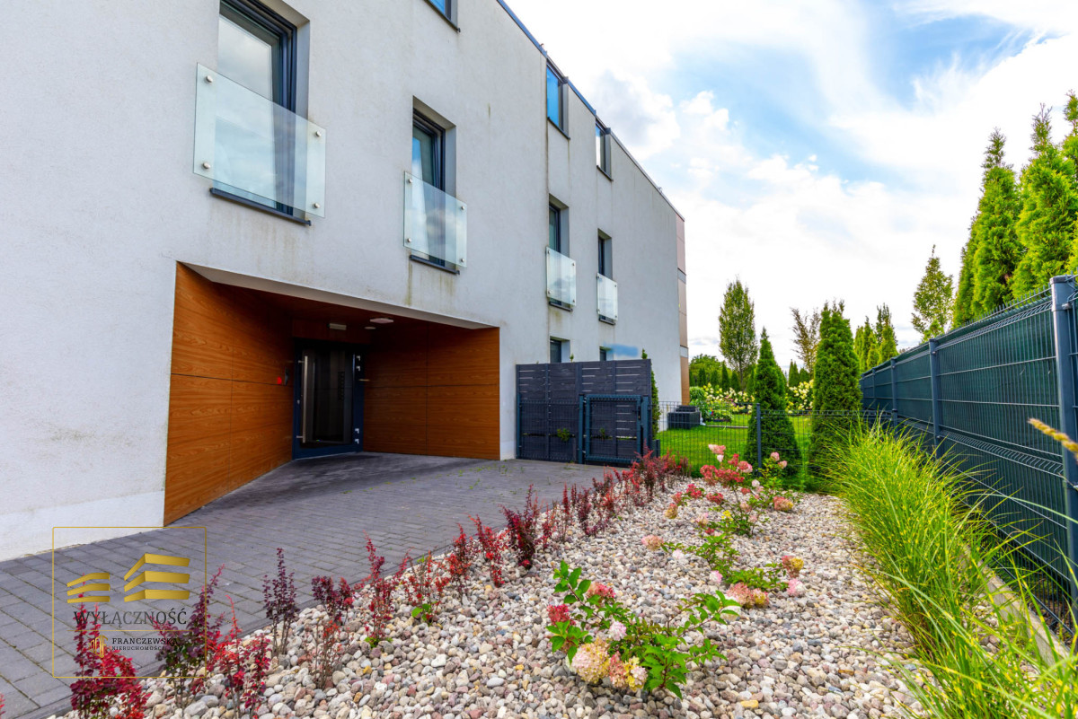 Apartament z tarasem Nałęczowska.