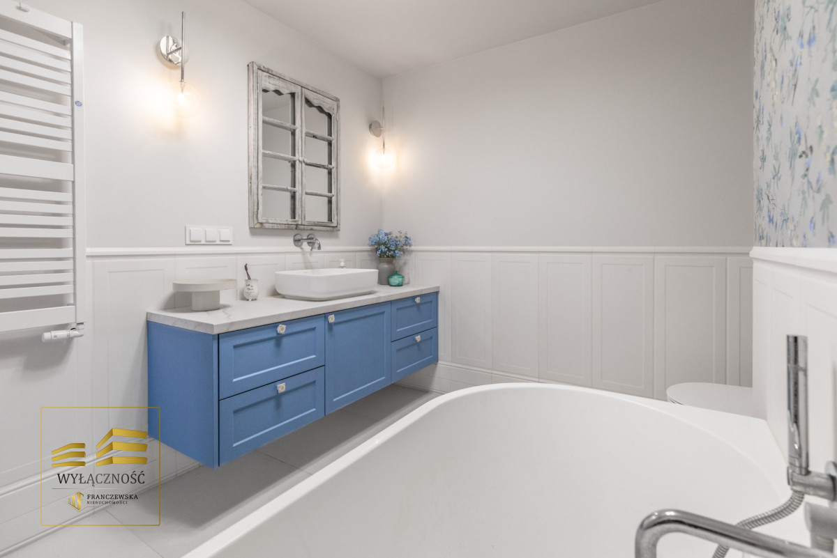 Nowoczesny apartament z antresolą, Nałęczowska