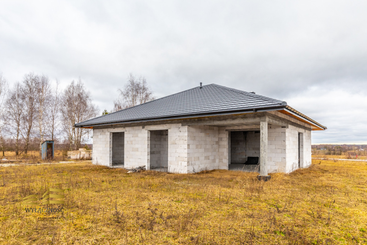 Dom parterowy 7 km od centrum miasta